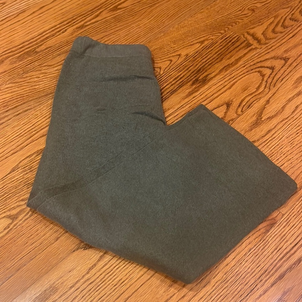 Gap Woman’s Green Sweatpants Size XS